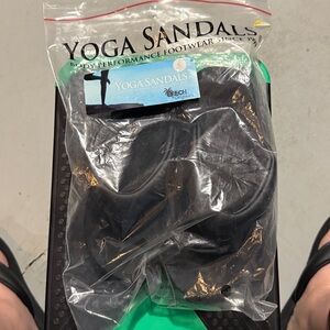New yoga, sandals, Yoga toes size large